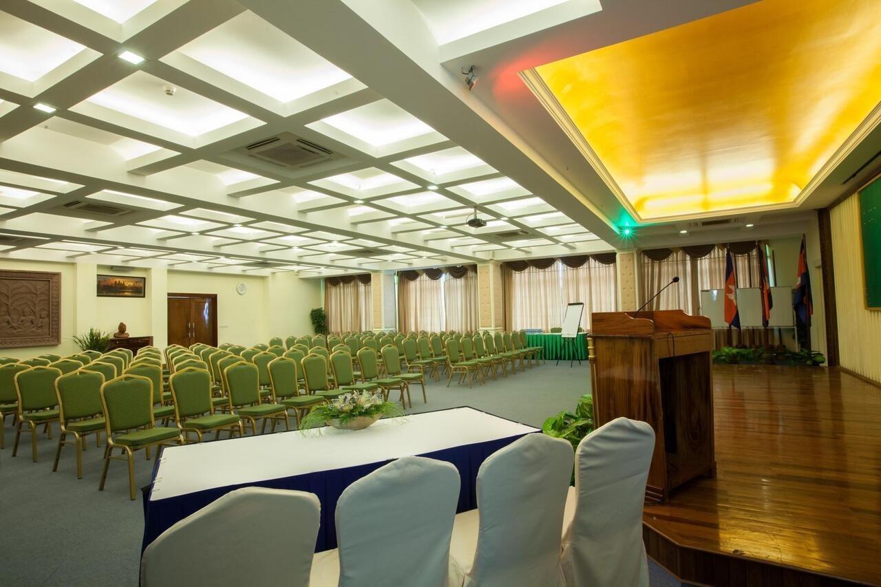 Green Palace Hotel Phnom Penh Exterior photo