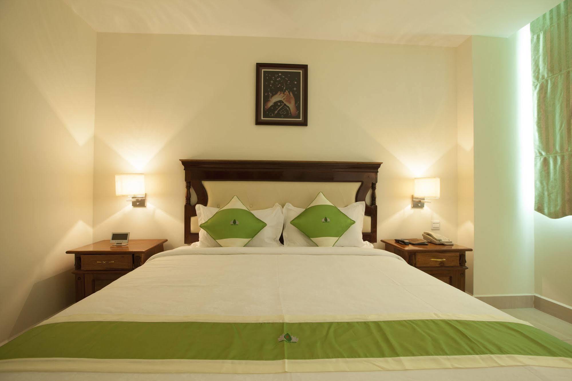 Green Palace Hotel Phnom Penh Exterior photo