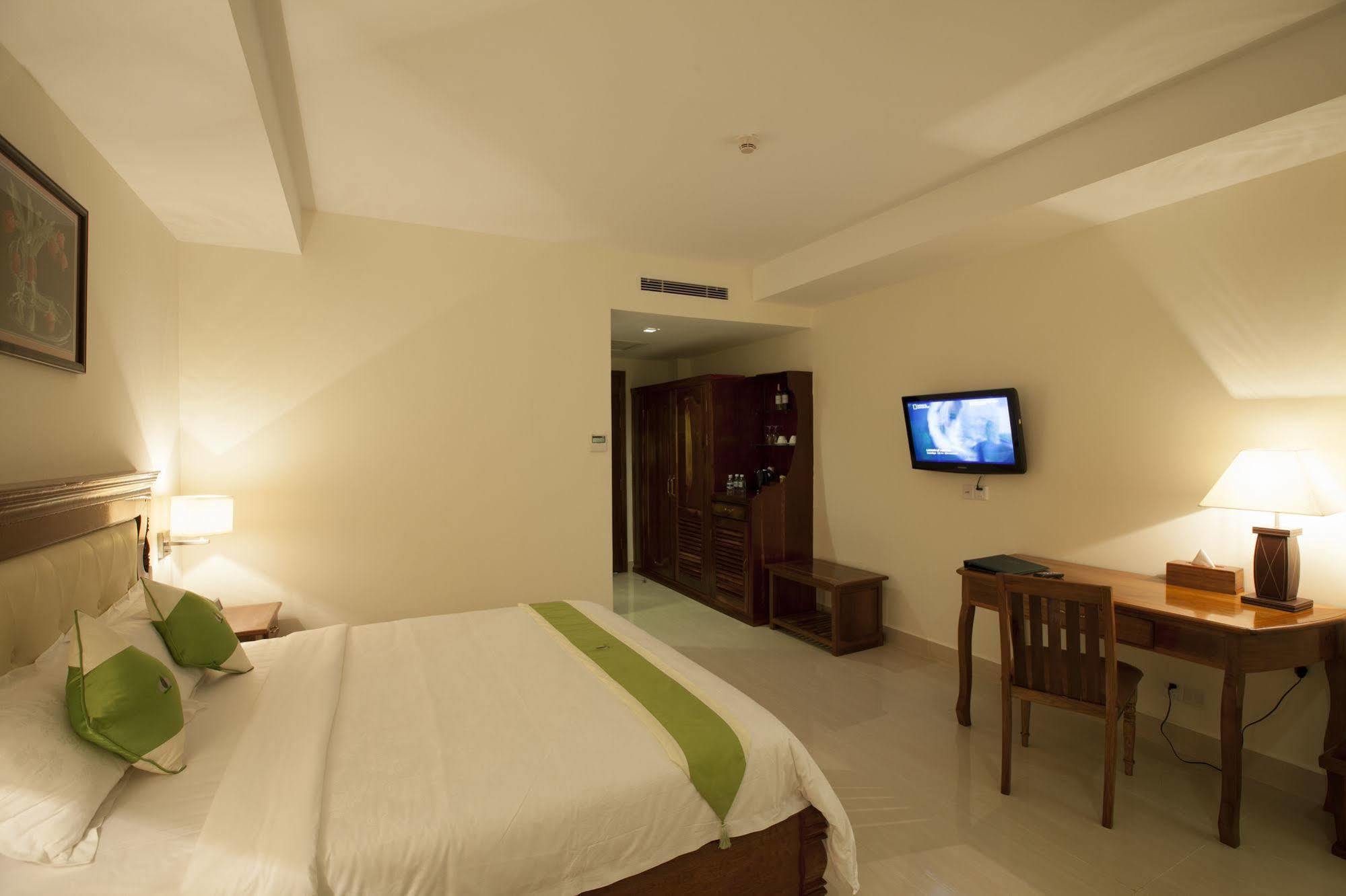 Green Palace Hotel Phnom Penh Exterior photo