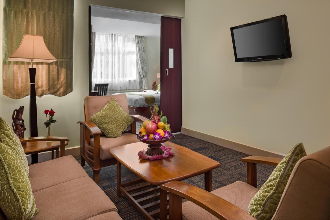 Green Palace Hotel Phnom Penh Exterior photo